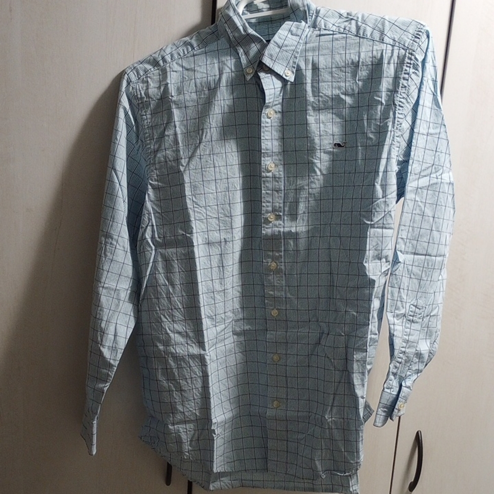 👕🧊 Vineyard Vines Blue Casual Button Down Shirt